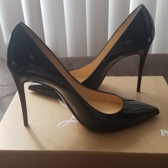 CHRISTIAN LOUBOUTIN Patent Leather Pumps - Picture 3 of 7